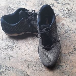 Mizuno Men's Waveknit Wave Sky Sz 10.5